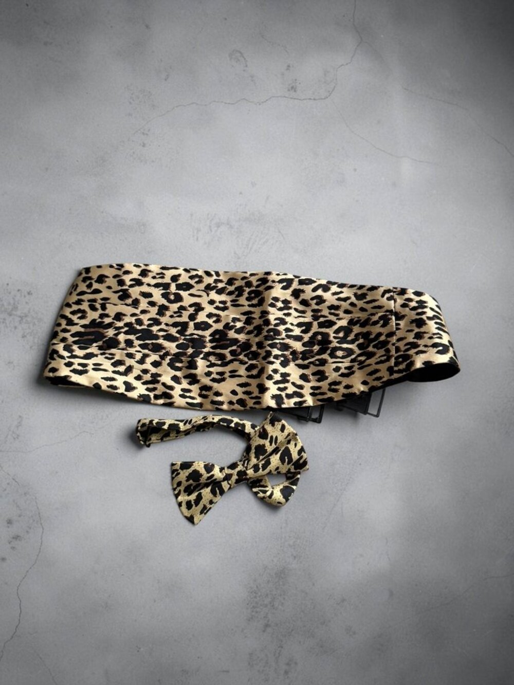 BRENT MORGAN Animal Print 100% Silk Cummerbund and Bow Tie